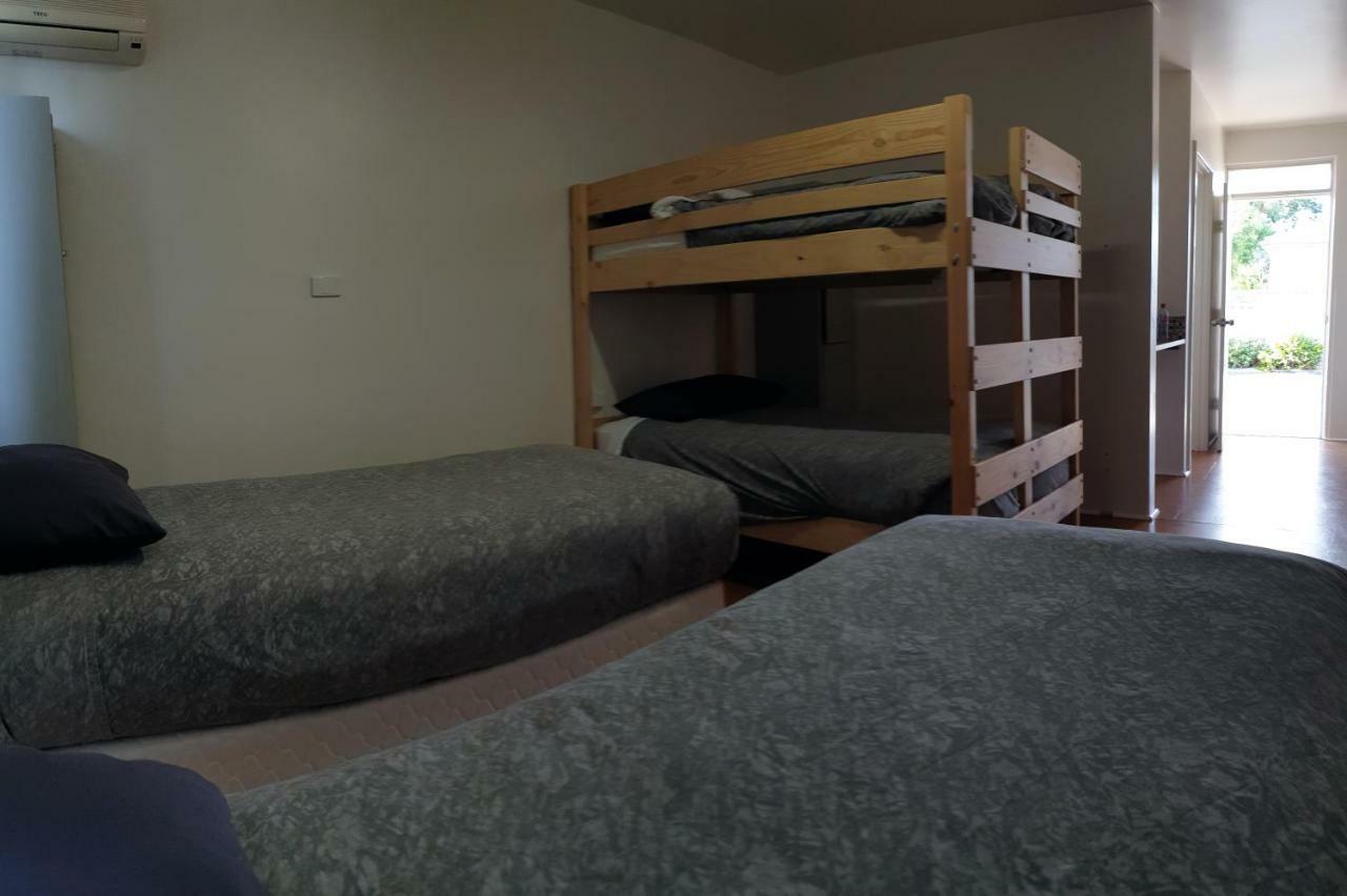 Хостел Bunkers Backpackers Басселтон Экстерьер фото