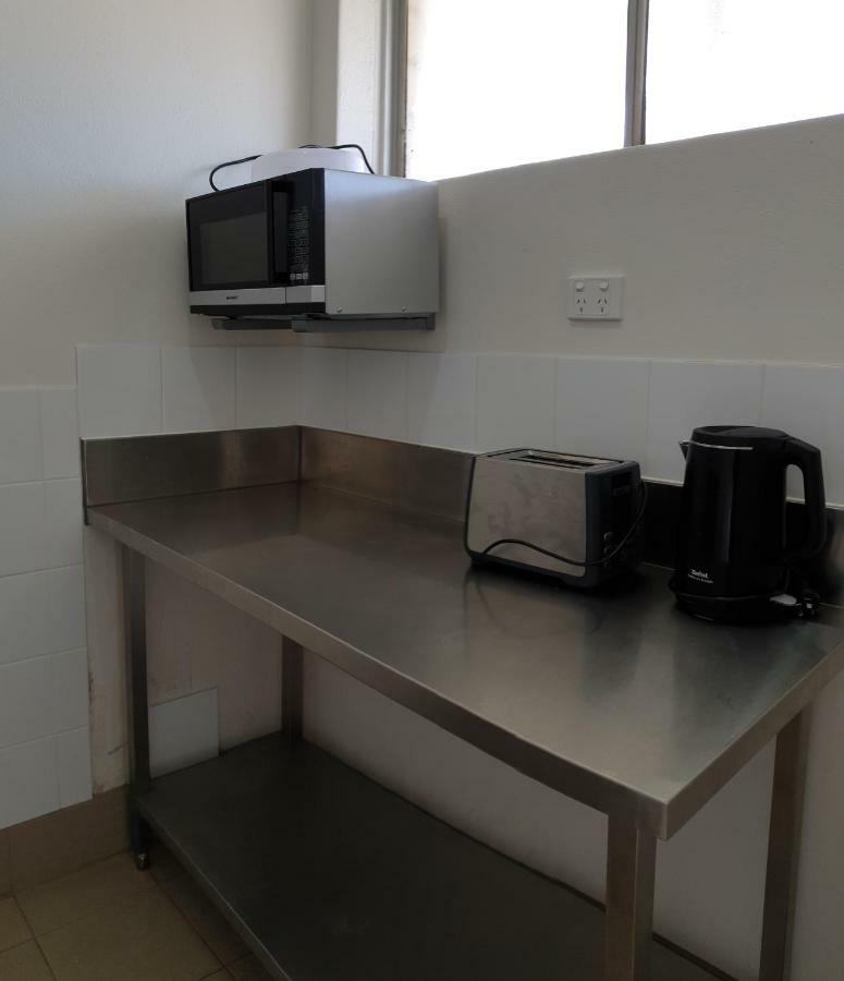 Хостел Bunkers Backpackers Басселтон Экстерьер фото